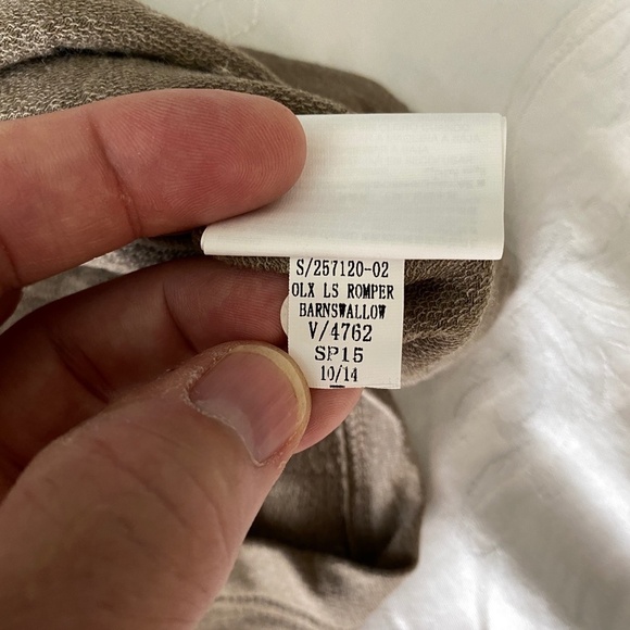 Old Navy Women's Beige 3/4 Dolman Sleeve Lightweight Romper Stretchy‎ Size Small - Picture 8 of 14